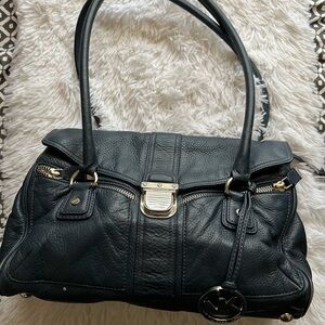 Michael Kors Black Shoulder Bag with Classic Design